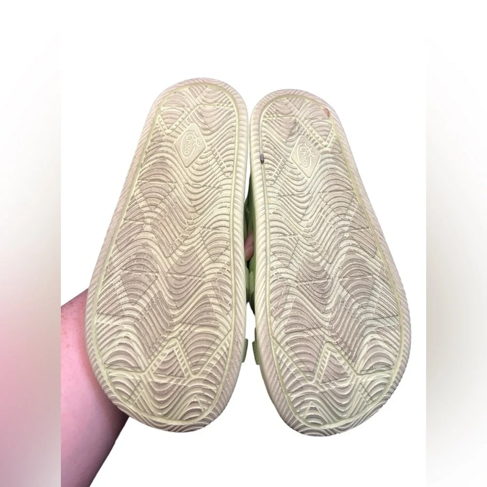 Chaco Chillos sport in Pale Green Size 5